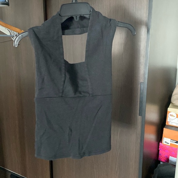 Halter top - Picture 1 of 2